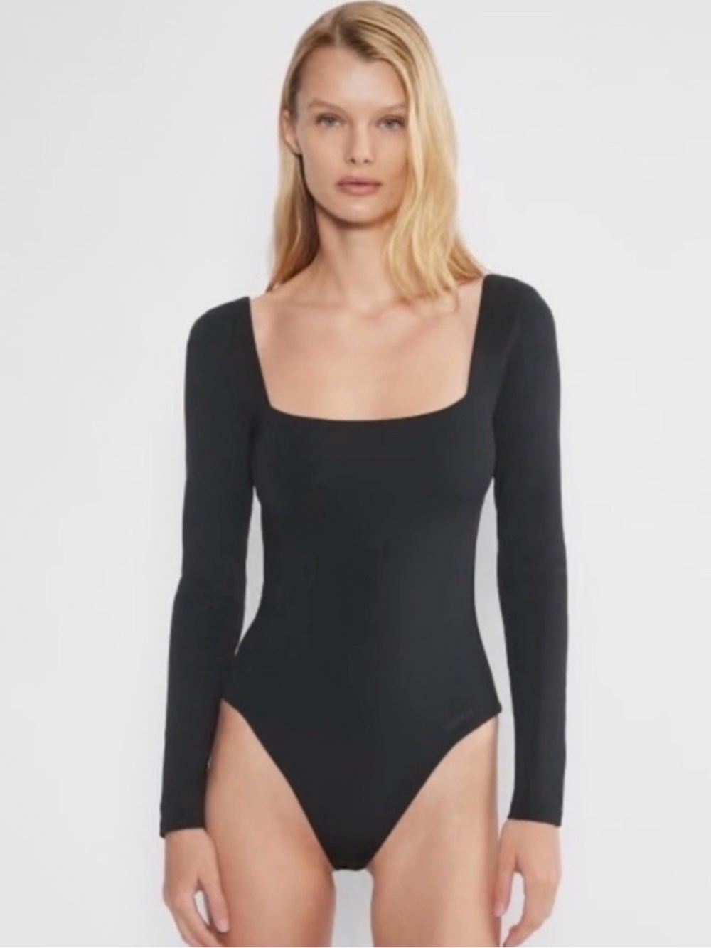 Aritzia Babaton Contour Squareneck Long Sleeve Bodysuit Black